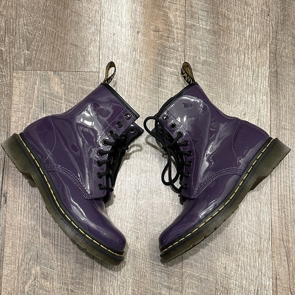 Dr. Martens 1460 8 eye lace up black current Purple Patent Leather Boots Size 7 - Picture 4 of 11